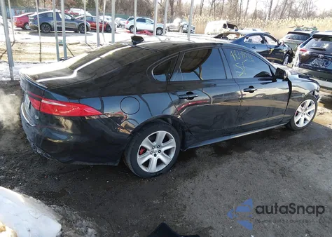 2016 Jaguar Xf S z USA, uszkodzony, nr VIN SAJBG4BV4GCY08186